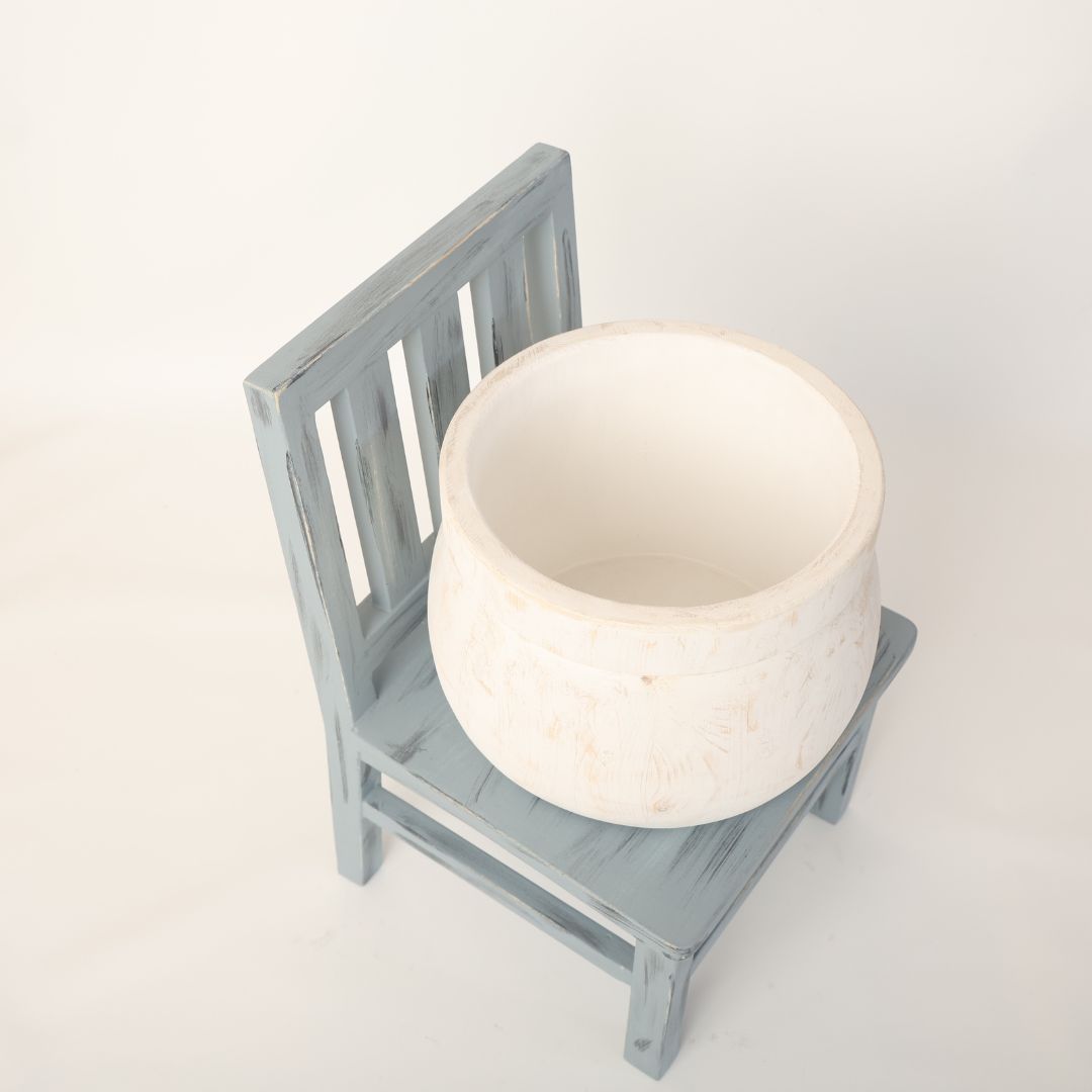 Sleek Baby Chair Prop with a minimalist modern design, ideal for enhancing baby photoshoot themes.