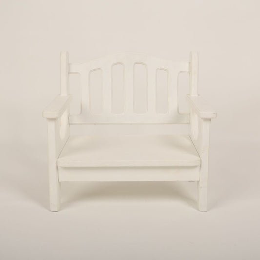 this is a baby photoshoot bench.
