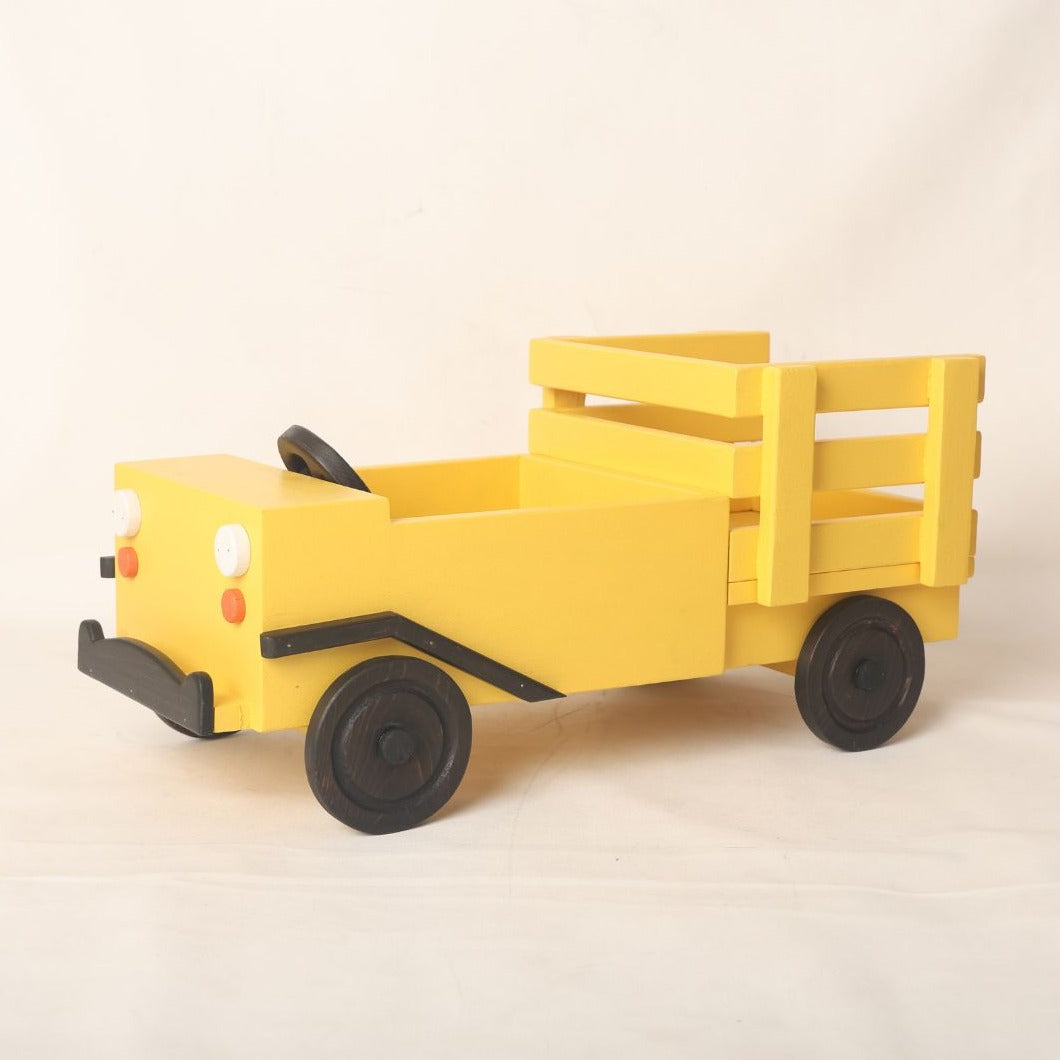 This is a pickup truck baby prop for baby photoshoot.