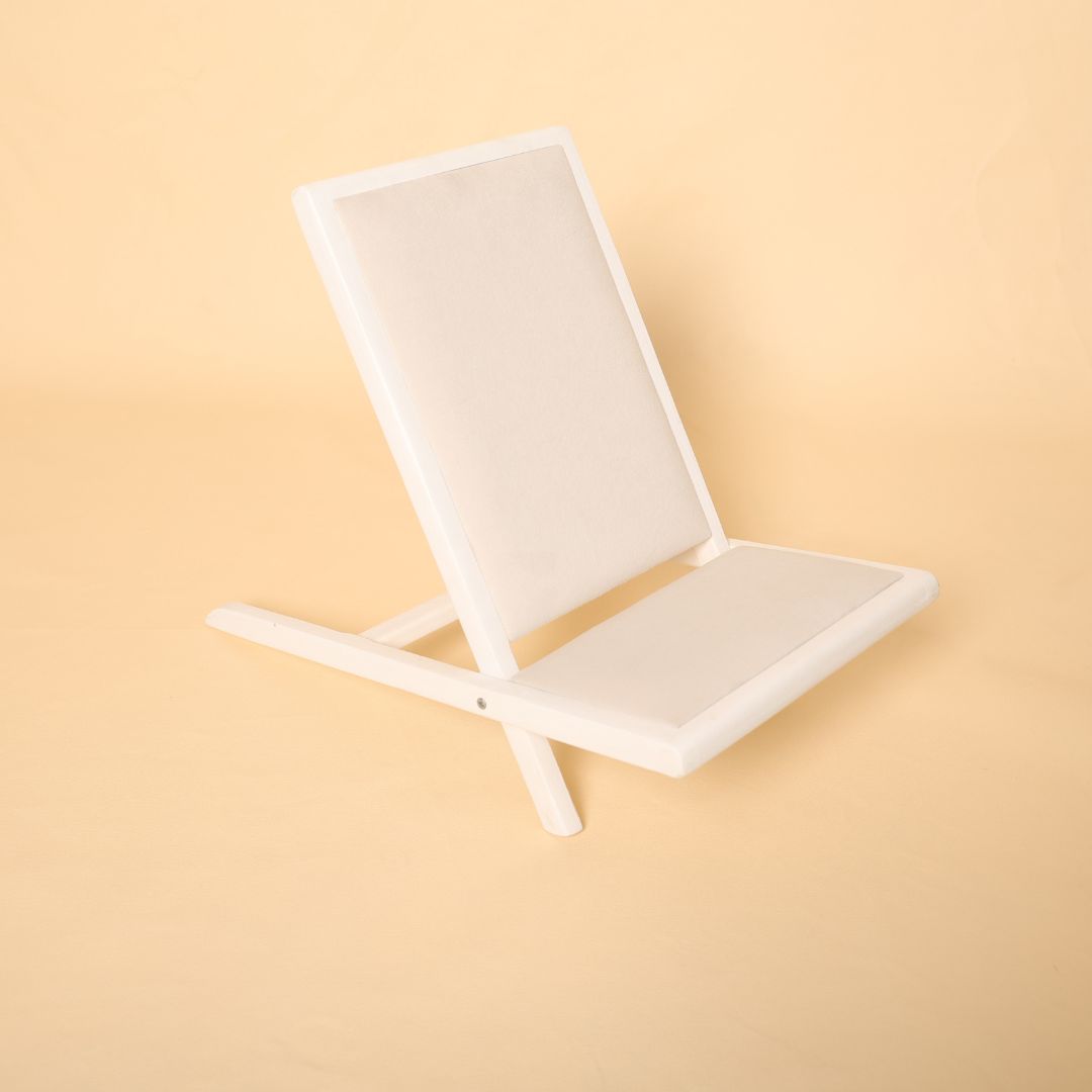 Newborn posing stand baby prop for professional baby photoshoots