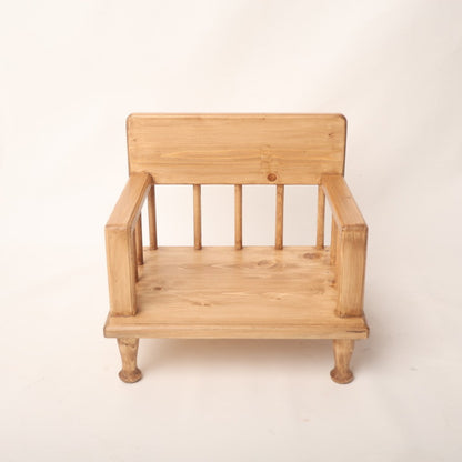 Charming Bench Baby Photoshoot Prop – Perfect for Newborns and Sitters