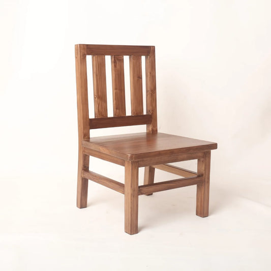 Sleek Baby Chair Prop with a minimalist modern design, ideal for enhancing baby photoshoot themes.