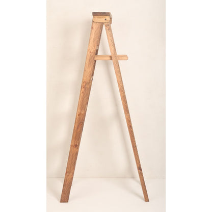 Wooden ladder prop for maternity and fashion photoshoots – perfect for posing, styling, and adding a rustic touch to studio setups