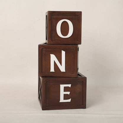 Box baby prop offers endless possibilities for creativity in baby photoshoots, allowing you to capture charming and imaginative moments of baby.