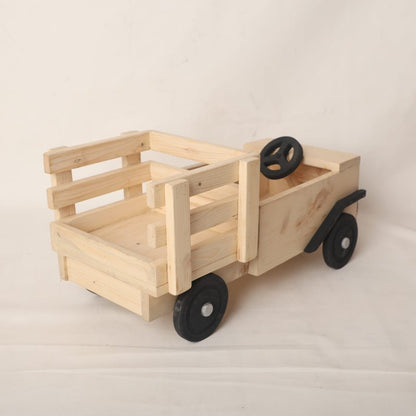 This is pickup truck baby prop for baby photoshoot.
