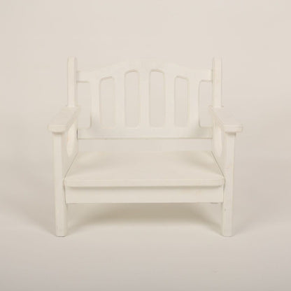 this is a baby photoshoot bench.
