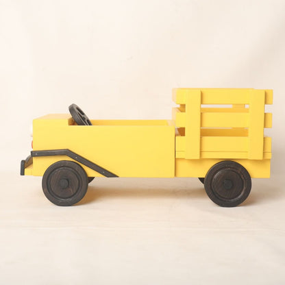 This is a pickup truck baby prop for baby photoshoot.