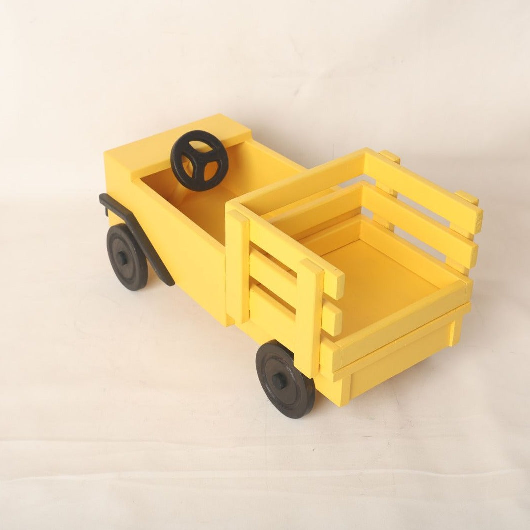 This is a pickup truck baby prop for baby photoshoot.