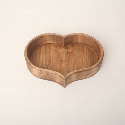 A heart-shaped bowl baby prop, perfect for newborn baby photoshoots. Crafted with soft, safe materials, this adorable prop adds a touch of sweetness and charm to the photos, creating heartwarming memories for years to come.