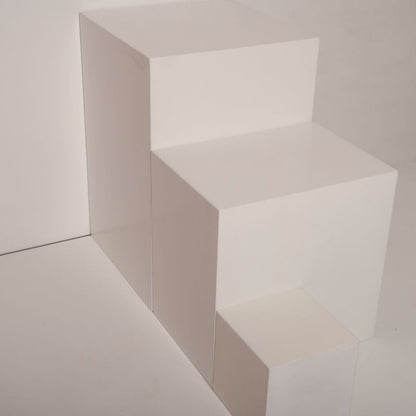 Posing pedestal prop 