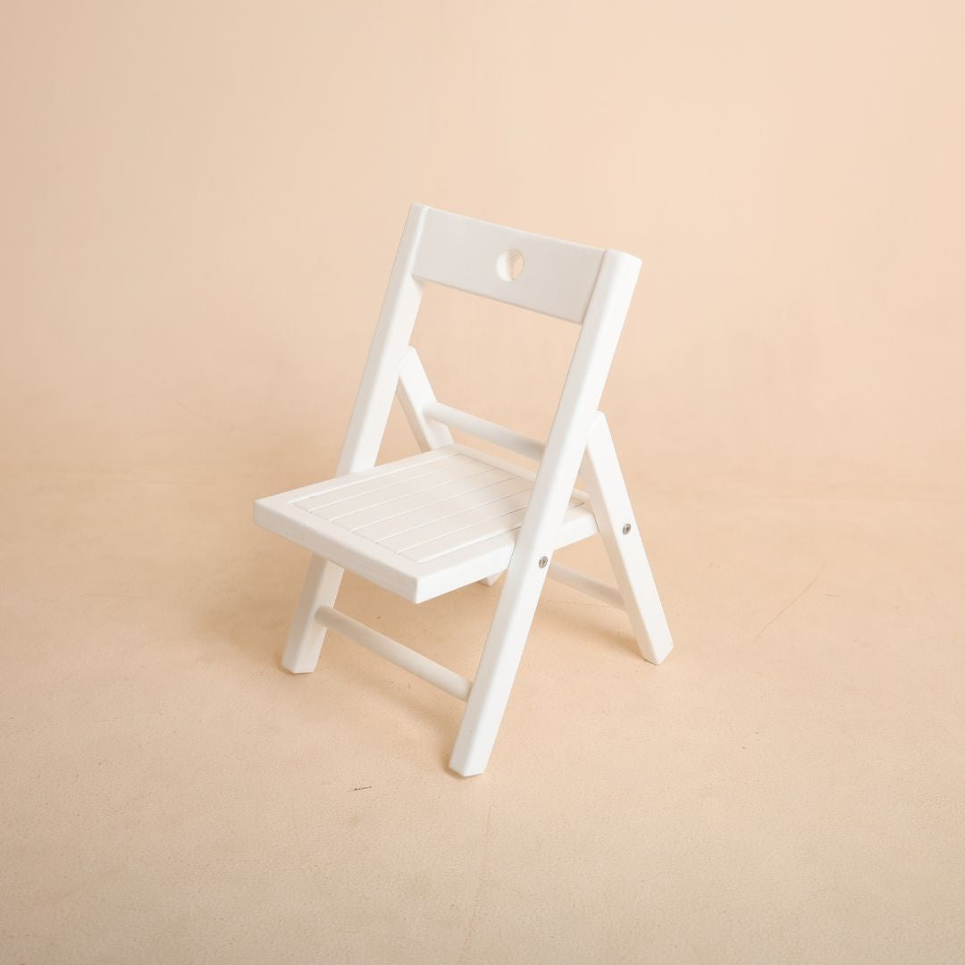 High-quality baby posing chair prop for photographers with stylish and durable finish
