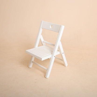 High-quality baby posing chair prop for photographers with stylish and durable finish