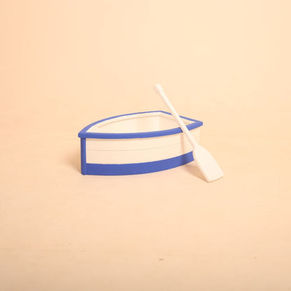 Baby posing boat prop for studio photoshoots and newborn photography