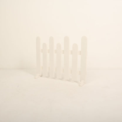 Wooden fence baby prop for photography – ideal for baby photoshoots, offering a rustic and charming background for newborn and infant portraits.