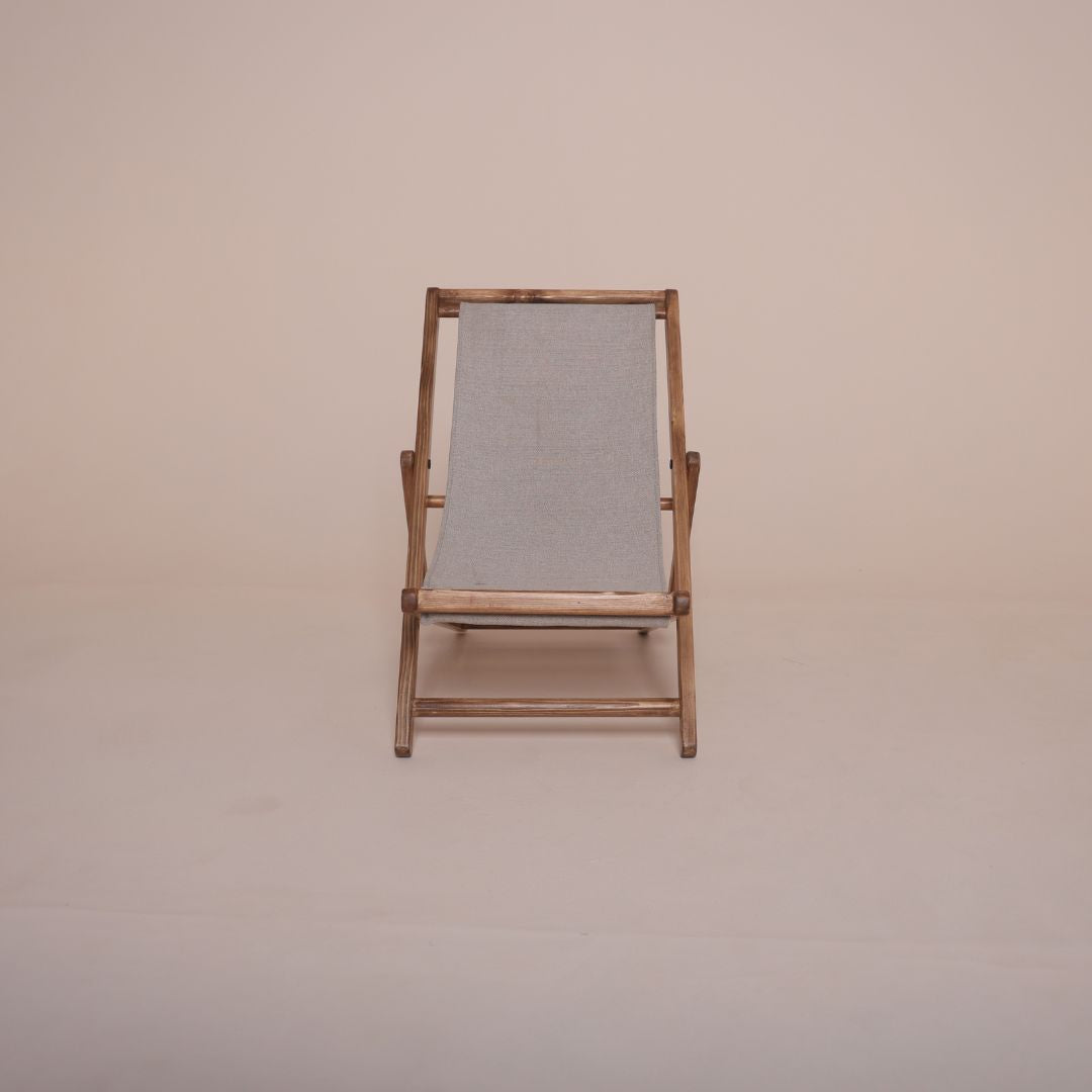 Folding beach chair baby photography prop for seaside and beach-themed photoshoots – lightweight and foldable design