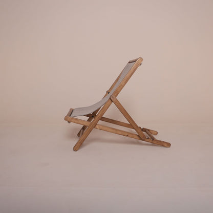 Folding beach chair baby photography prop for seaside and beach-themed photoshoots – lightweight and foldable design