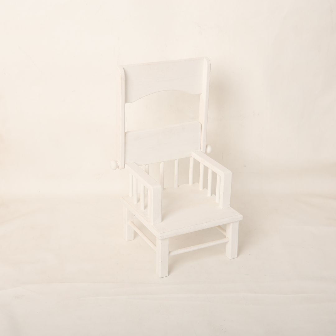 Handcrafted newborn baby chair prop, perfect for professional baby photoshoots, ideal for creating adorable and timeless memories.