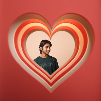 Heart shape snap thru frame prop for Valentine’s photoshoot, ideal for baby, couple, and maternity photography