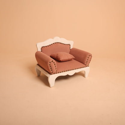 Luxury pink baby photoshoot sofa for studio photographers.