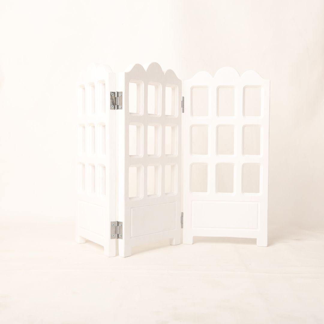 Three-Door Folding Screen Baby Prop, featuring an elegant vintage design, perfect as a backdrop for baby photoshoots.