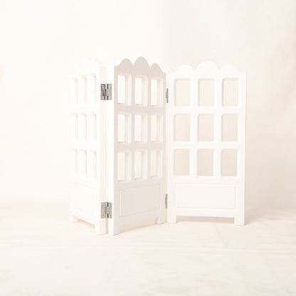 Three-Door Folding Screen Baby Prop, featuring an elegant vintage design, perfect as a backdrop for baby photoshoots.