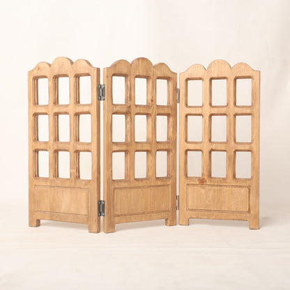 Three-Door Folding Screen Baby Prop, featuring an elegant vintage design, perfect as a backdrop for baby photoshoots.
