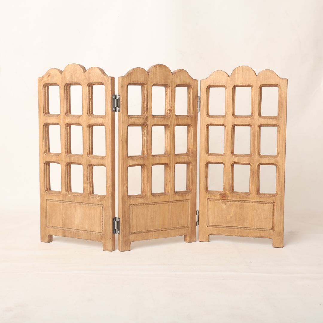 Three-Door Folding Screen Baby Prop, featuring an elegant vintage design, perfect as a backdrop for baby photoshoots.