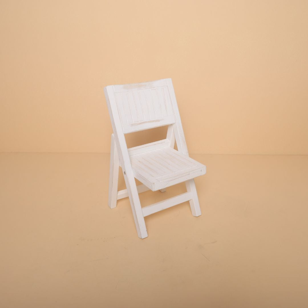 Toddler photoshoot chair prop for professional kids photography – cute and sturdy chair for milestone and themed photo sessions.