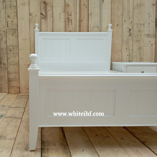 whiteihf bed and side table set